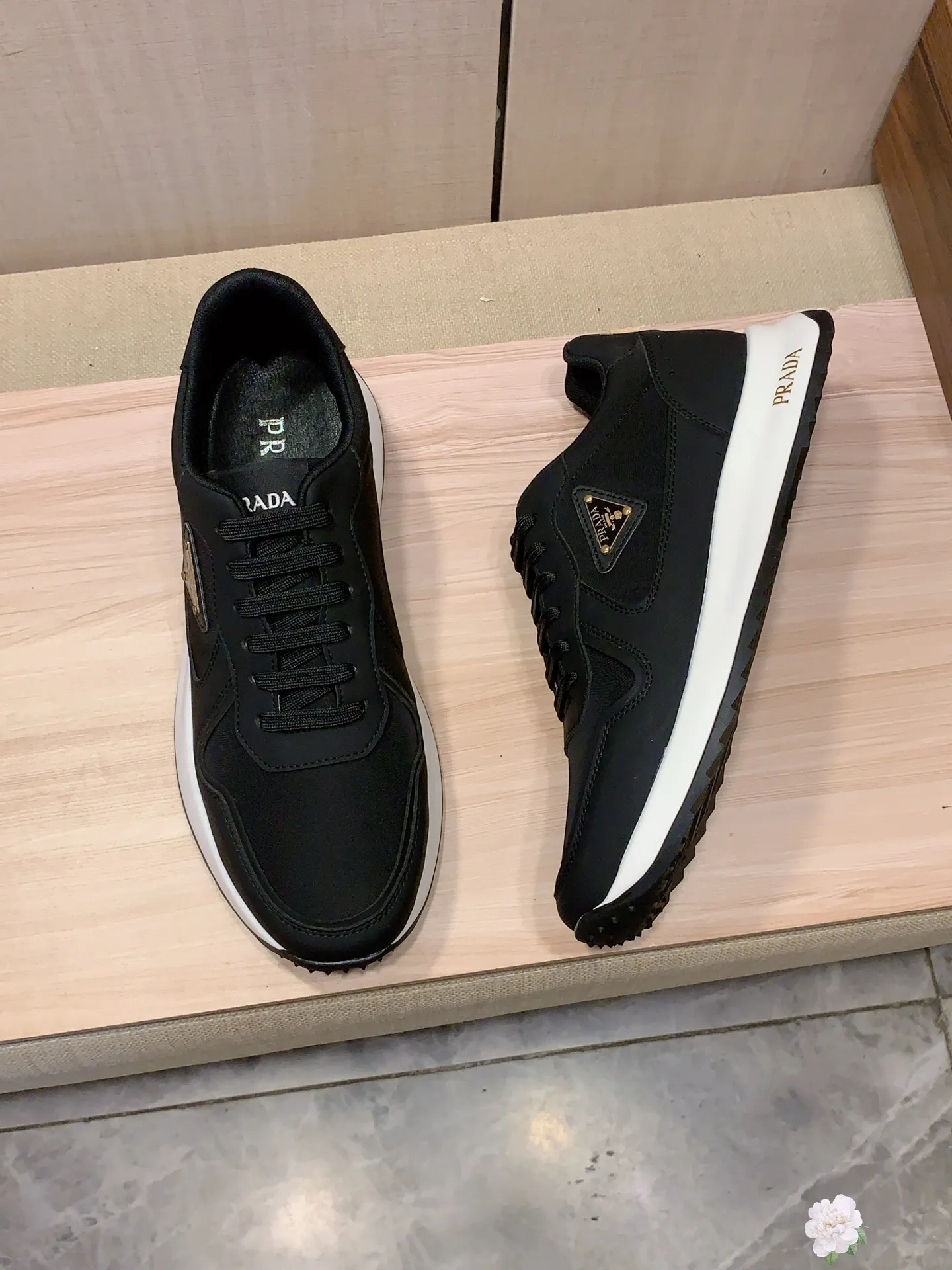 Men's men's shoes💰460💰💰🎩🎩[Lightning][Lightning] "PRADA*" The latest and most popular casual shoes, top brand [seduce] luxury ~ purchasing agency, top ~ quality. [Strong] The upper is made of imported breathable cowhide with material ➕ breathable sheepskin feet (•) and fine workmanship. The original stylish and stylish soft rubber wear-resistant and non-slip outsole is light and comfortable on the feet. The real thing looks better when photographed in person. 0121: code: 38-44, 4️⃣ colors selected